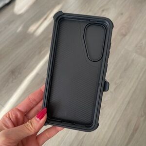 Samsung Galaxy S24/25 Black Protective Phone Case with clip